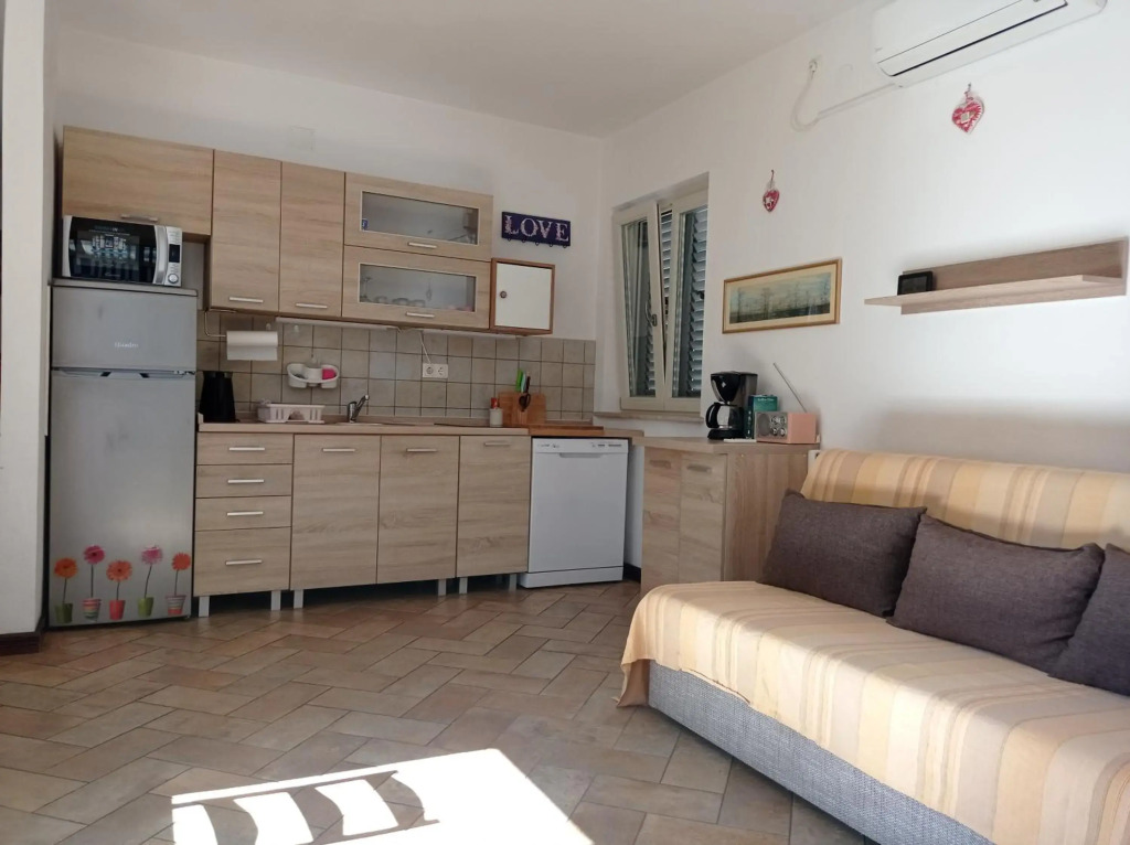 Mel Apartments