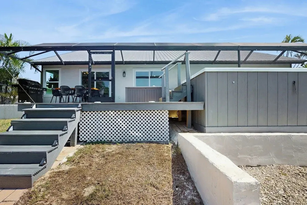 Swim Spa + Dock! Boaters Retreat on Marco Island