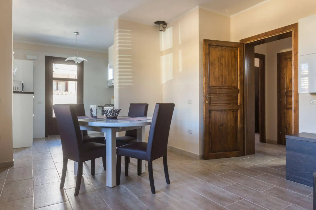 AnaeleHouseapartments LTB