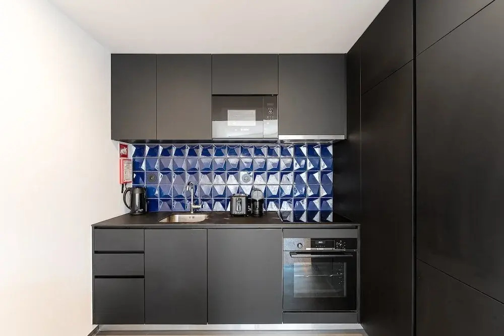 GuestReady - Sliding Doors