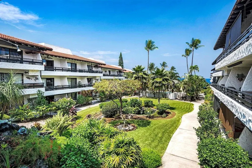 Oceanfront Complex - Updated Ground-floor Condo w/ AC & 2 Pools - Vrkcv