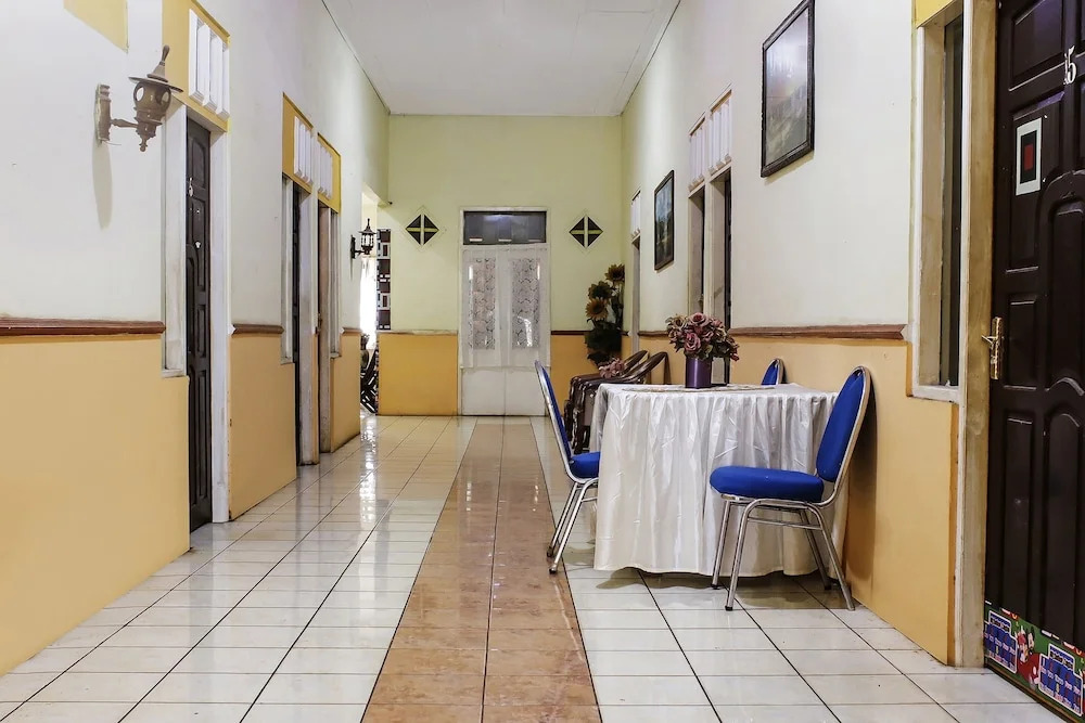 OYO 90316 Hotel Candri Pelaihari