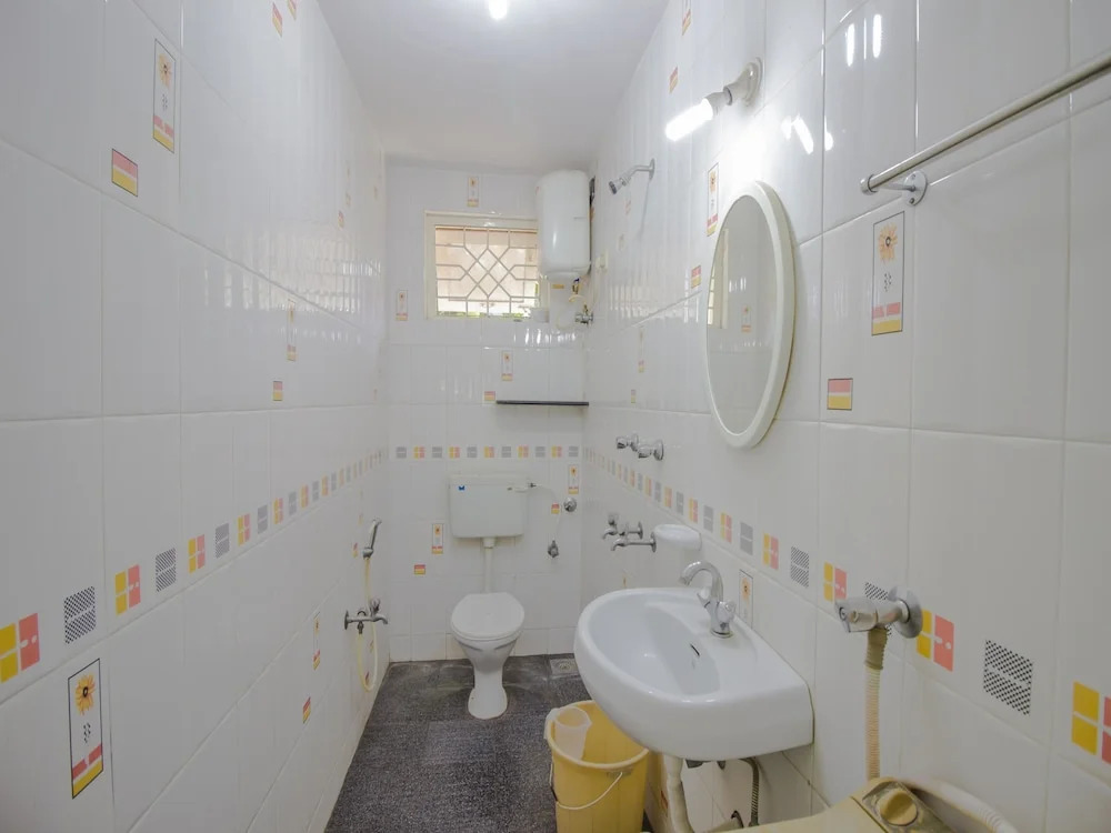 OYO 14340 Home Attic 1BHK Miramar Beach