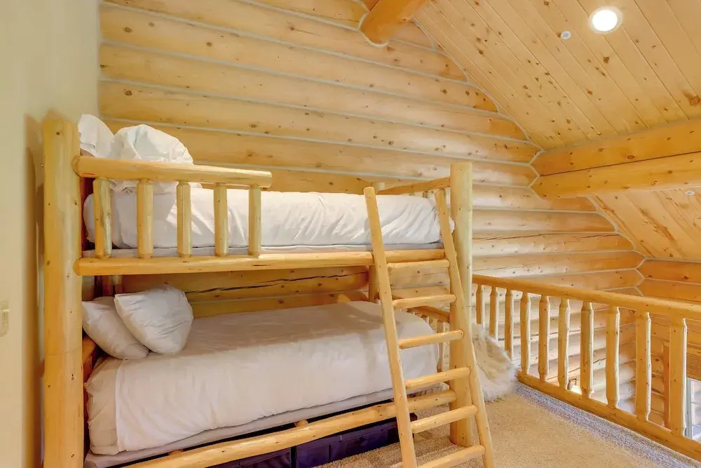 Ski-In/Ski-Out Mountain Village Condo w/ Hot Tub