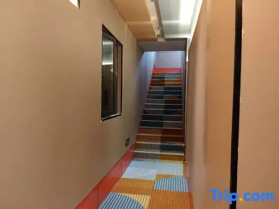 Hongcheng Hotel (Liupanshui Vocational Technical College)