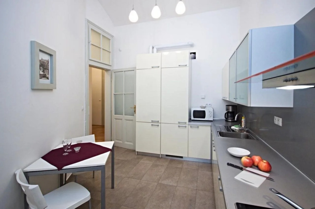 Riverside Palace Apartments