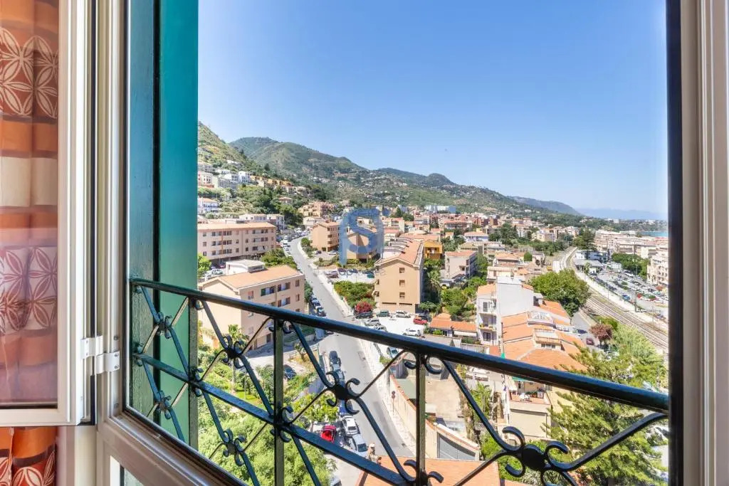 B&B Panorama - Self Check in
