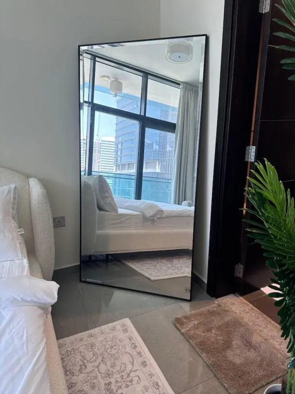 1BHK near metro. BusinessBay. Mera. 2209