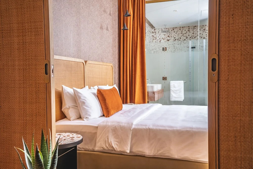The House Hotel Al Khiran