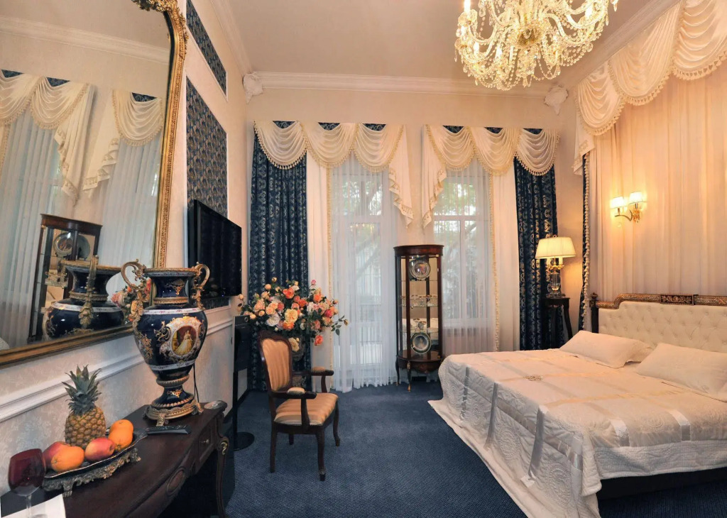 Queen Valery Hotel