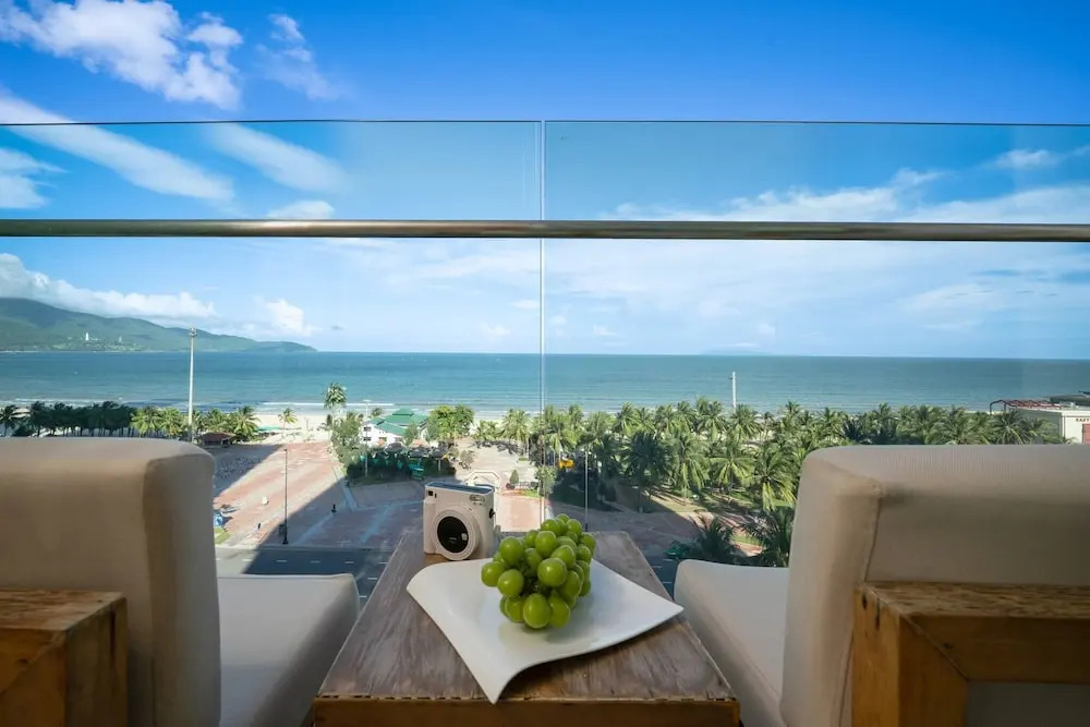 Exclusive 120sqm 2bdr Corner Suite Rooftop Pool