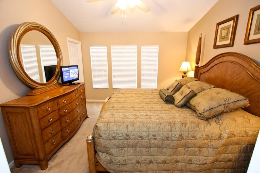 7669 Windsor Hills