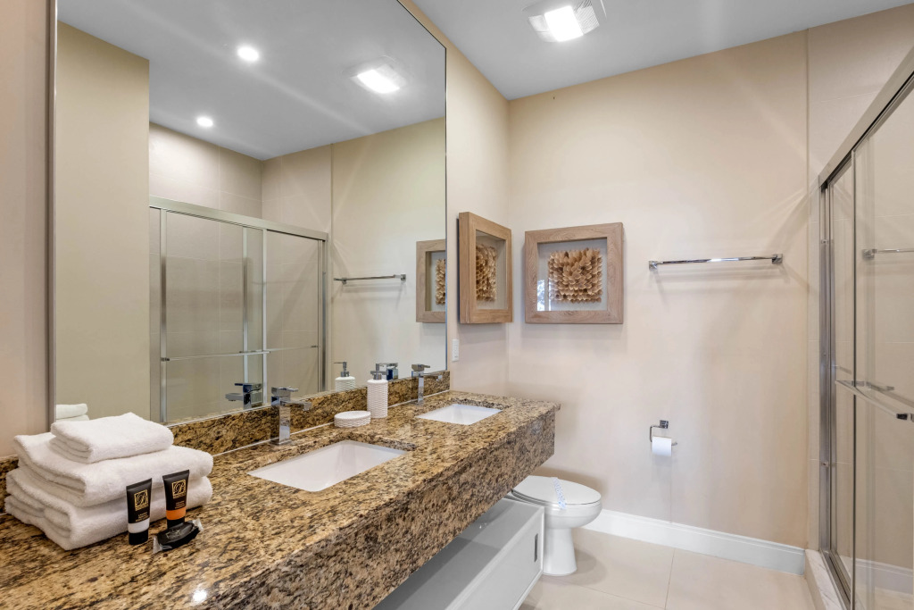 4 Bedrooms 45 Bathrooms Magic Village7603Rd