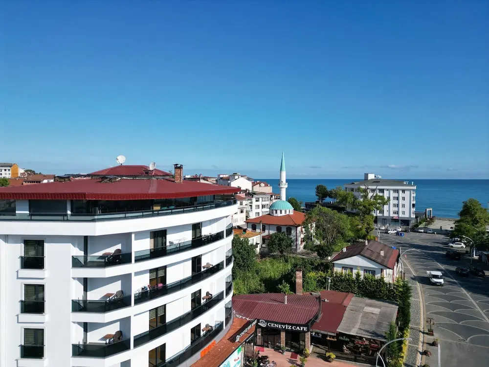 Ceneviz Suit Hotel