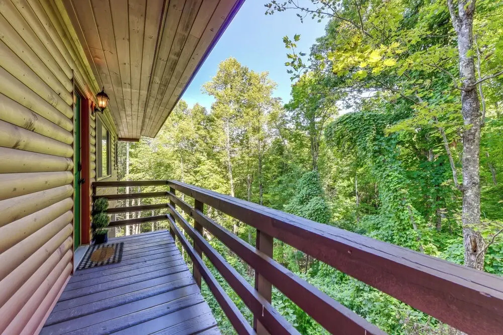 Bryson City Cabin in Smoky Mtn with Resort Amenities