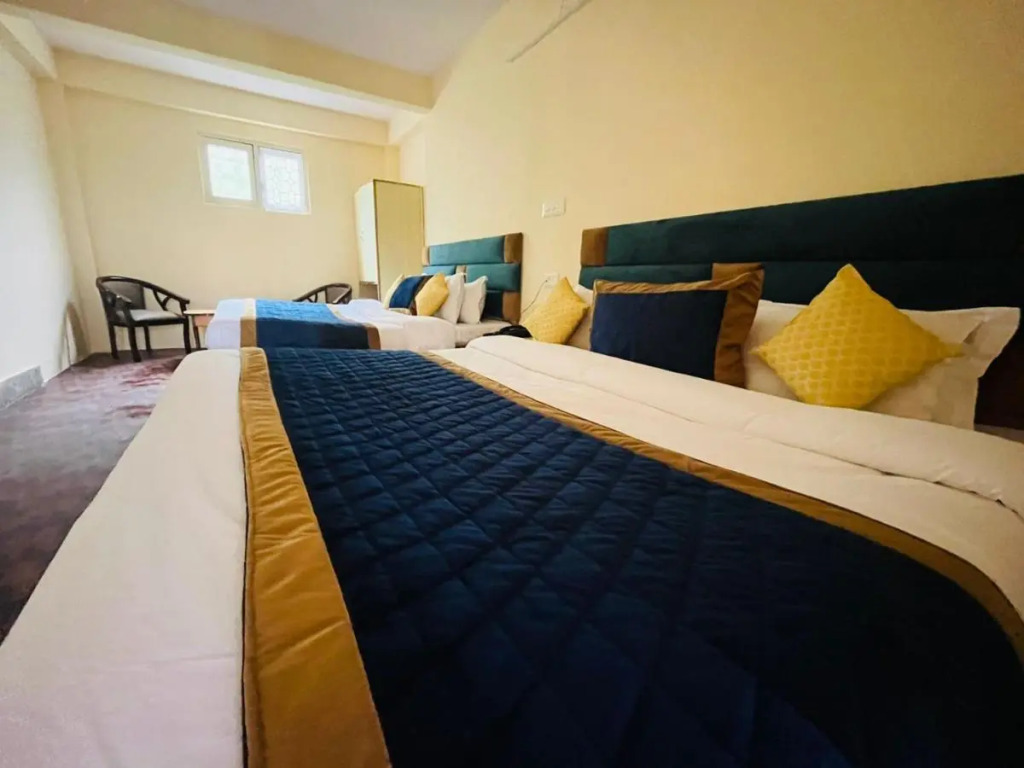 The Ashoka Inn 300mts walkable from Mall Road