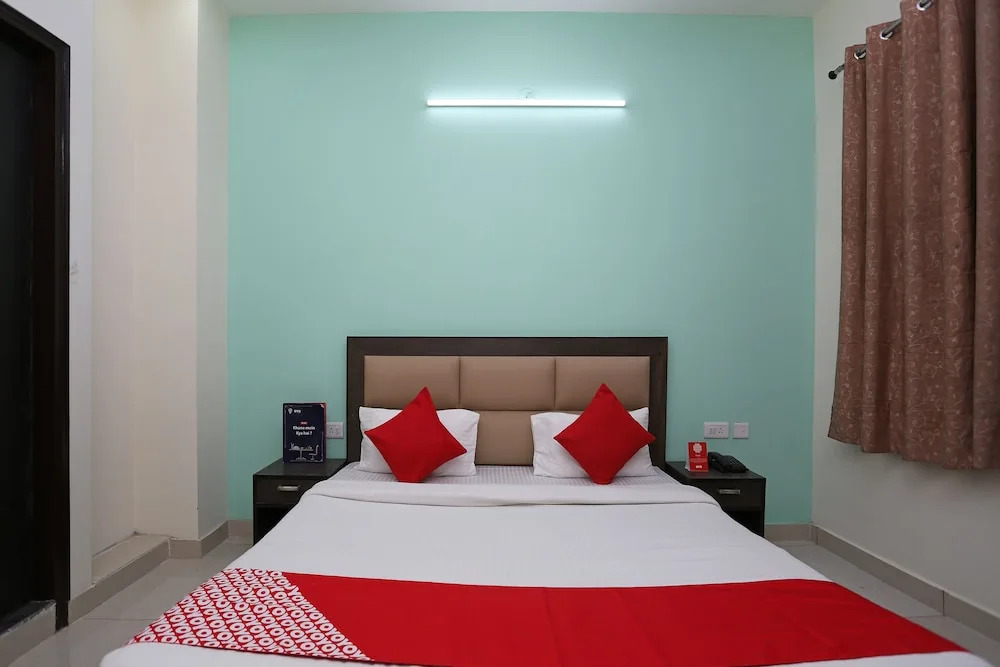 OYO 15733 A-1 Residency