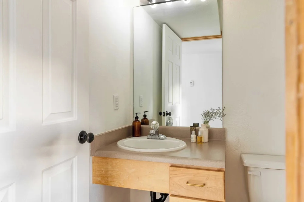 Holly by Avantstay In the Heart of Breckenridge w/ Hot Tub, Game Room & Roof Top Patio Sleeps 24