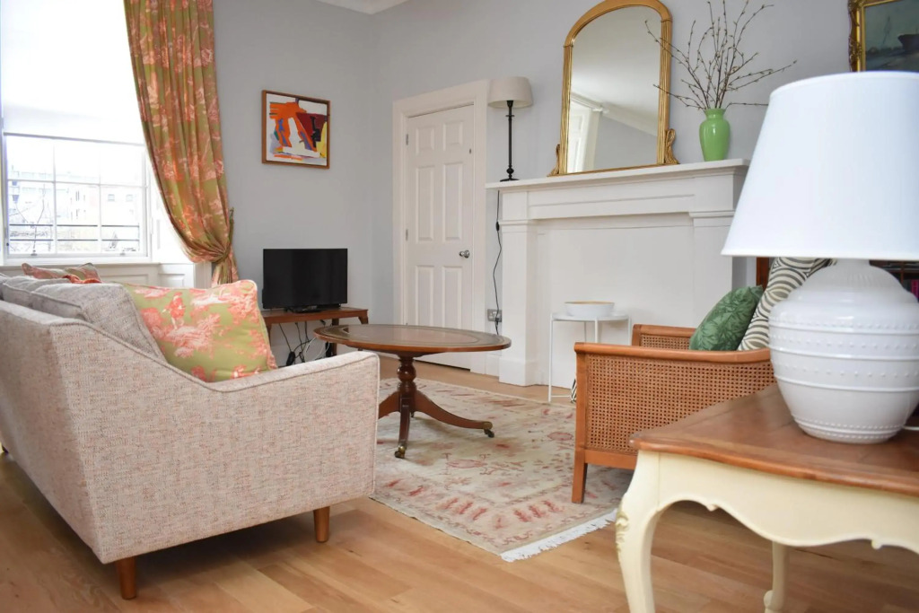 Bernard St - Bright and spacious 1 bed apartment at the Shore!