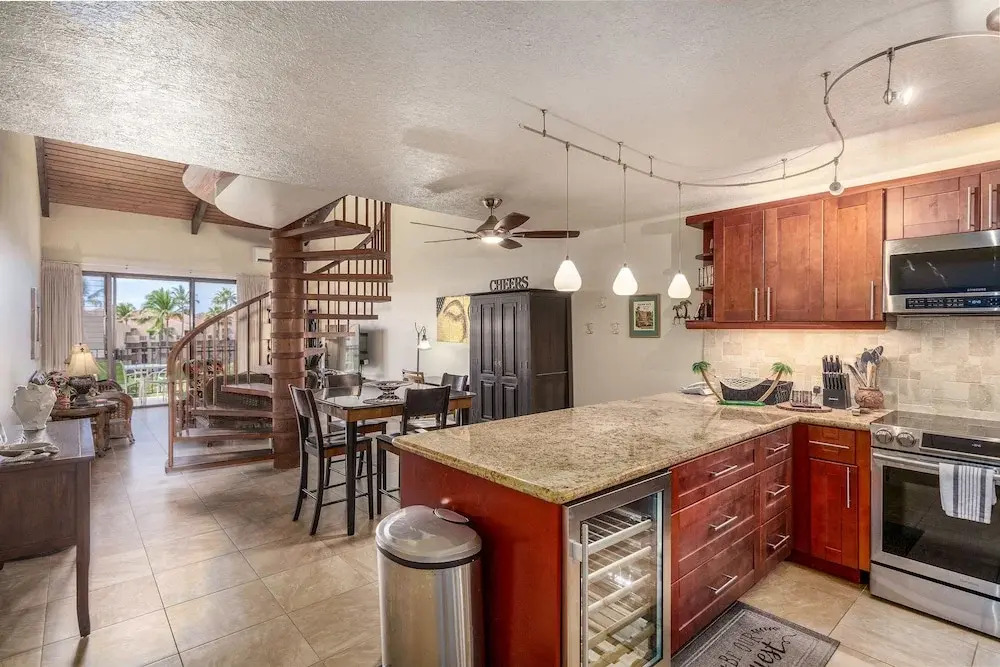 Kamaole Sands 2-406 - Luxurious Renovation - Penthouse Ocean Views - Split AC
