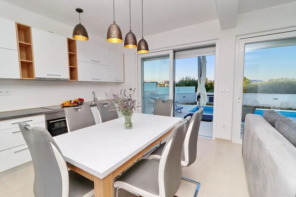 Villa Dalmatinka - Four-bedroom Villa With Pool and Patio ID Direct Booker 12319