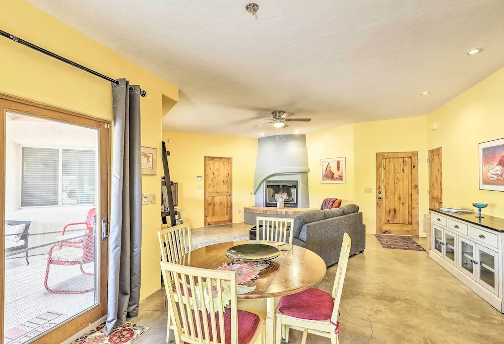 Tucson Home w/ Patio - Near Outdoor Adventure
