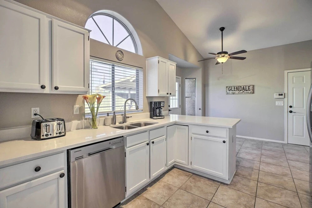 Glendale Escape w/ Pool ~ 1 Mi to Westgate!