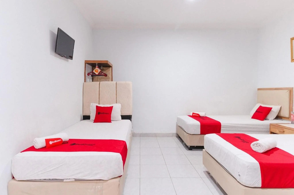 RedDoorz @ Jalan Mojopahit Medan