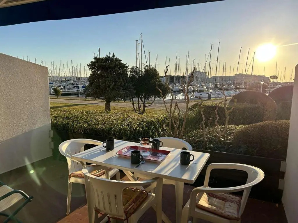 Appartement Port Camargue, 1 Pièce, 4 Personnes - Fr-1-250-41