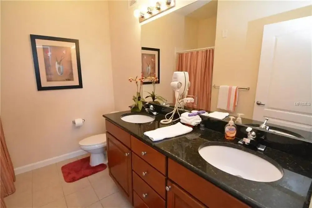 Stunning 3 bed Condo With Pictuersque Water View