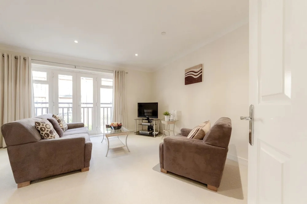 Roomspace Serviced Apartments - Royal Swan Quarter