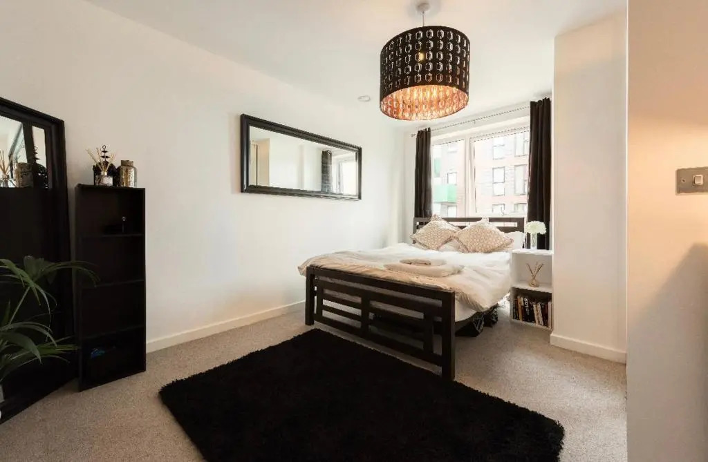 Luxury new apartment, 15mins from Bond St.
