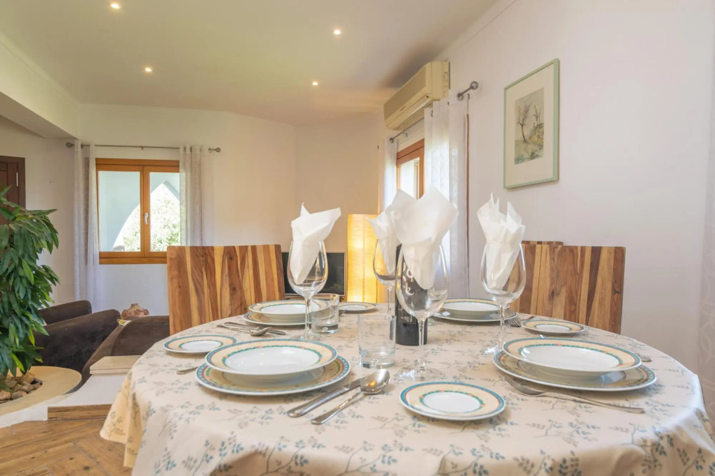 VILLA MANZA - Charming country house with terrace and garden. Free WIFI.