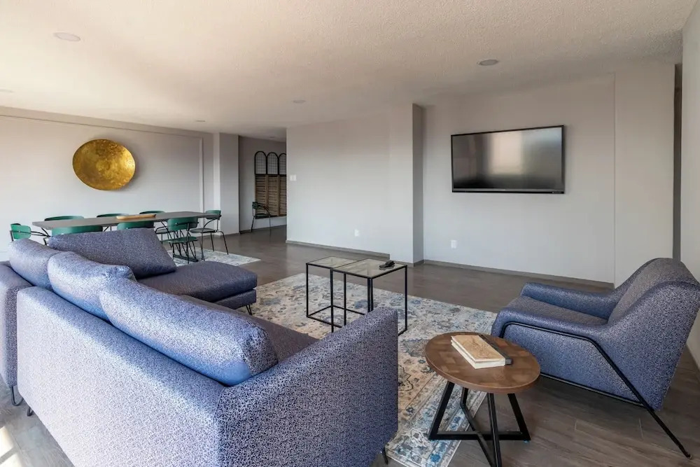 Penthouse Near Masaryk , Sleeps 16 , Pet Friendly