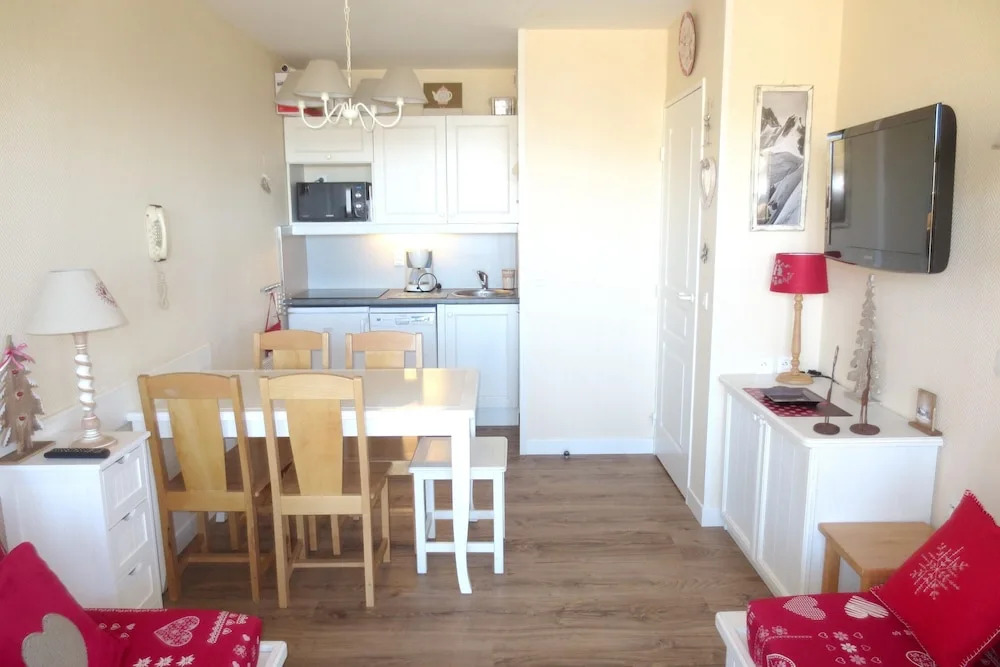 Apartment With one Bedroom in Valmeinier, With Wonderful Mountain View, Shared Pool and Furnished Garden