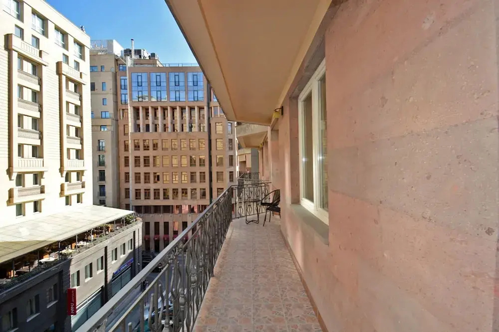North Ave. Apartments by Luxe Group HH55
