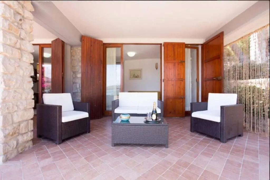 Villa Flavia direttamente sul mare con terrazza incantevole per 6 persone