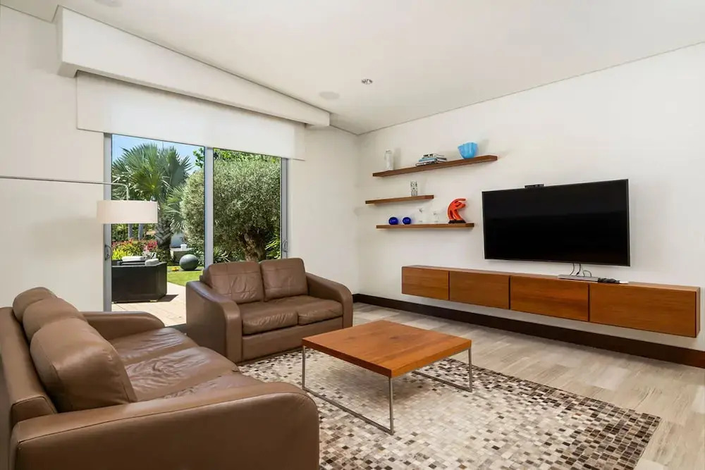NEW Luxury 4BR Beachfront Villa w Infinity Pool