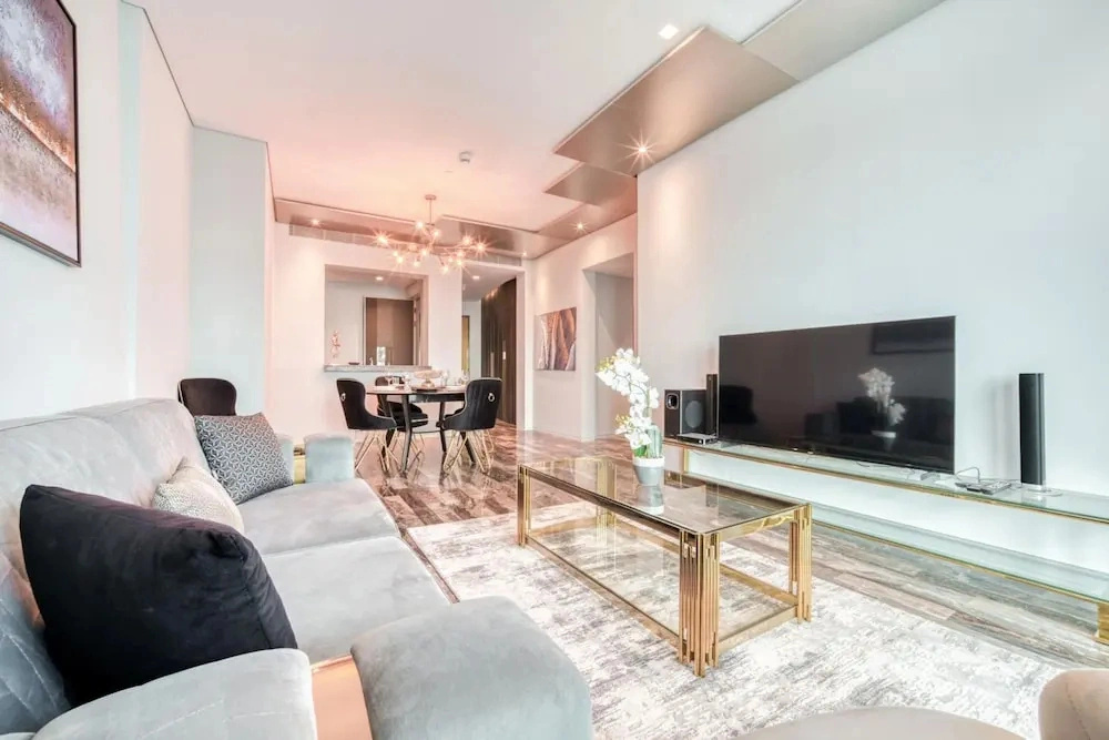 High-end Luxe Apt w Marina Views