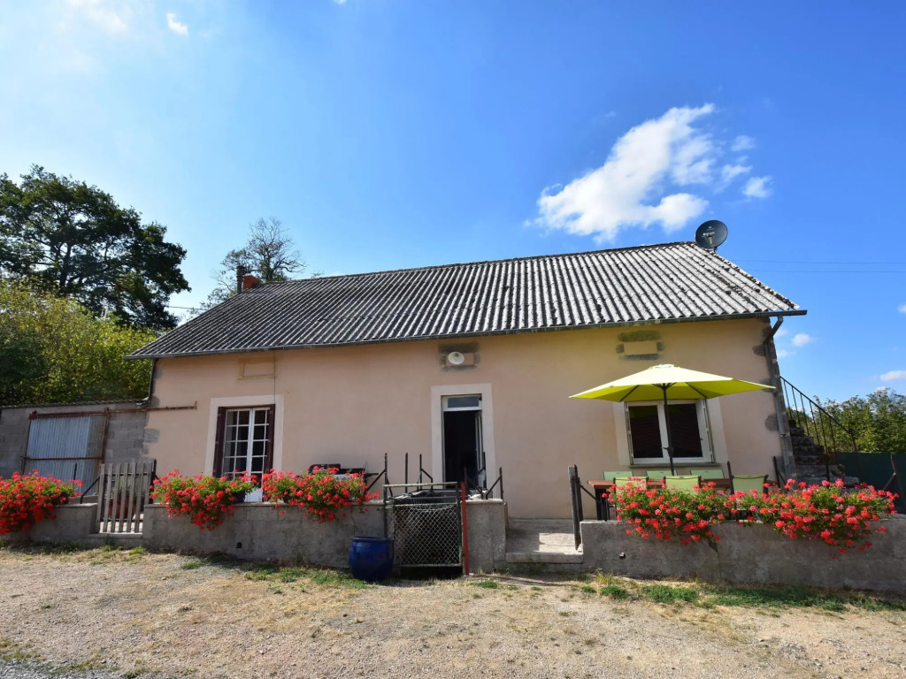 Holiday Home in Grury With Pool & Garden
