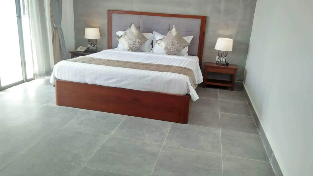 Phoenix Sea View Hotel