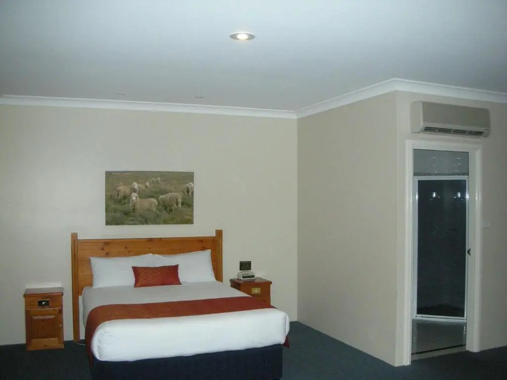 Breakout Motor Inn