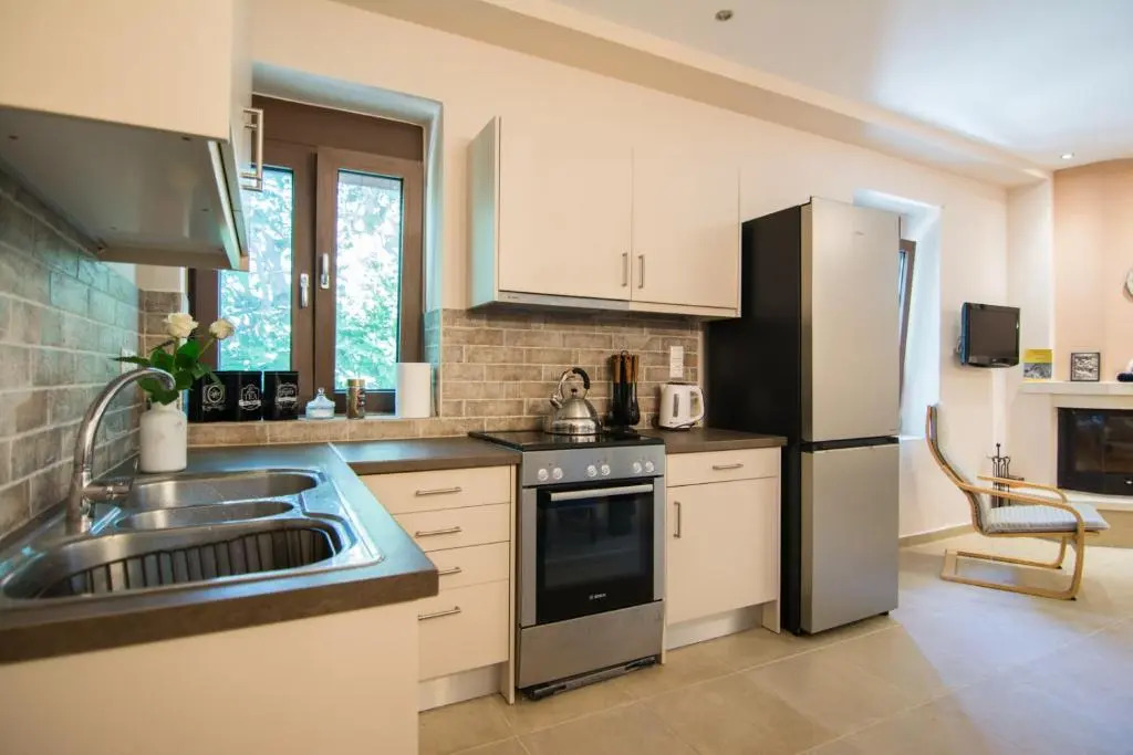 Papa-Antonis Stone House