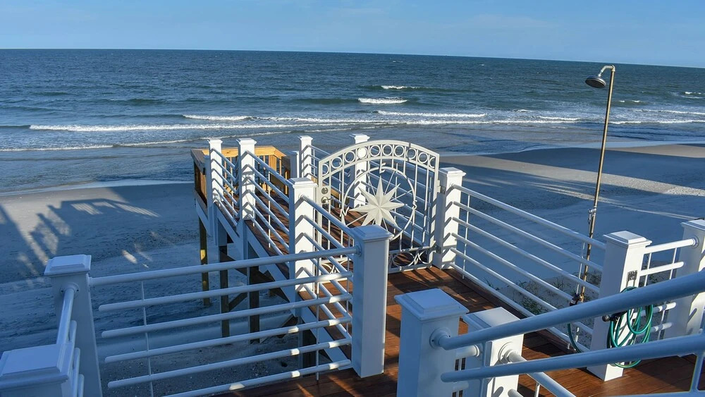 Boat House by Peace Vacations