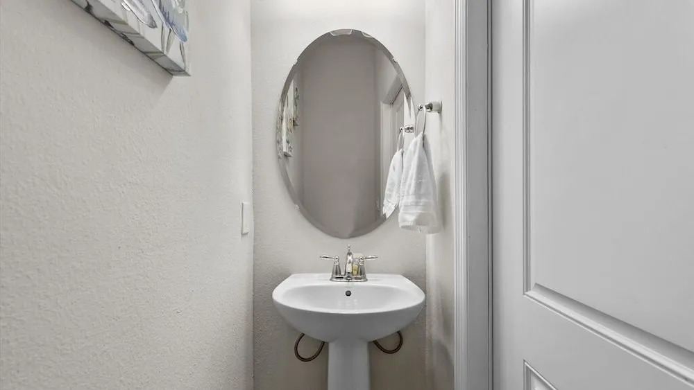 5 Bed 4 Bath Townhouse With Pool 5 Bedroom Townhouse by RedAwning