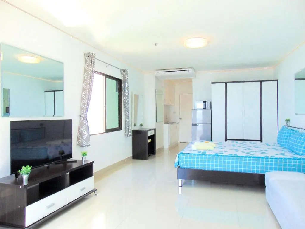 Sea View Beachfront Condos Pattaya Jomtien Beach