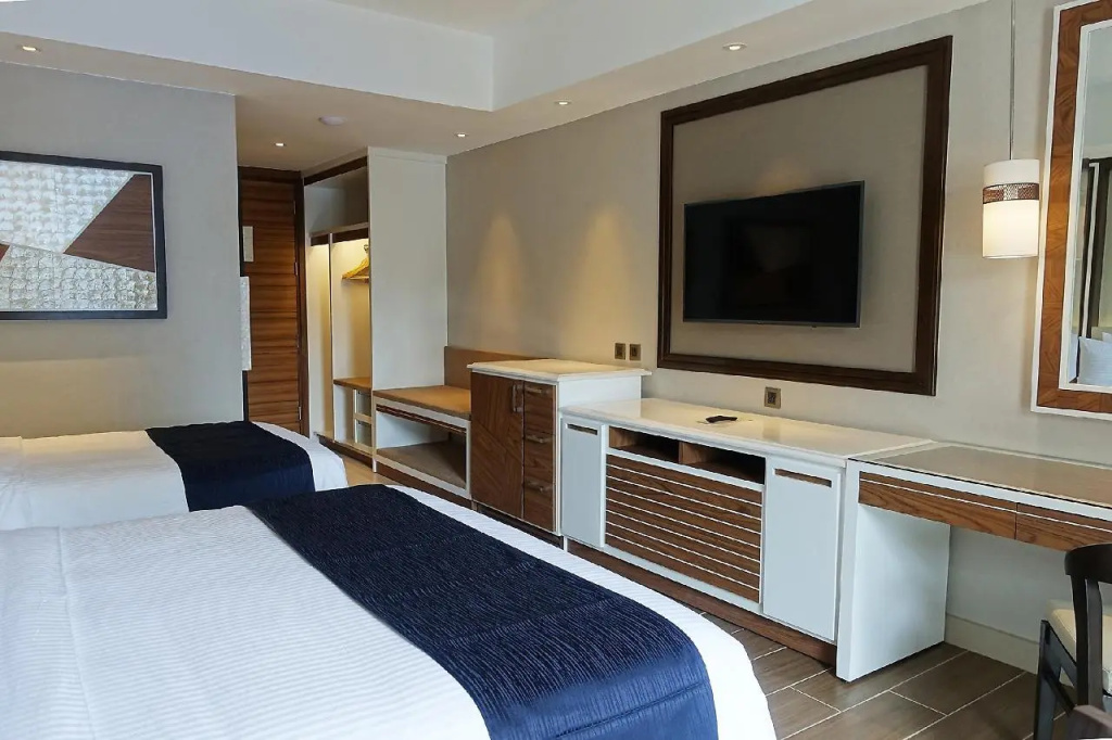 Henann Crystal Sands Resort