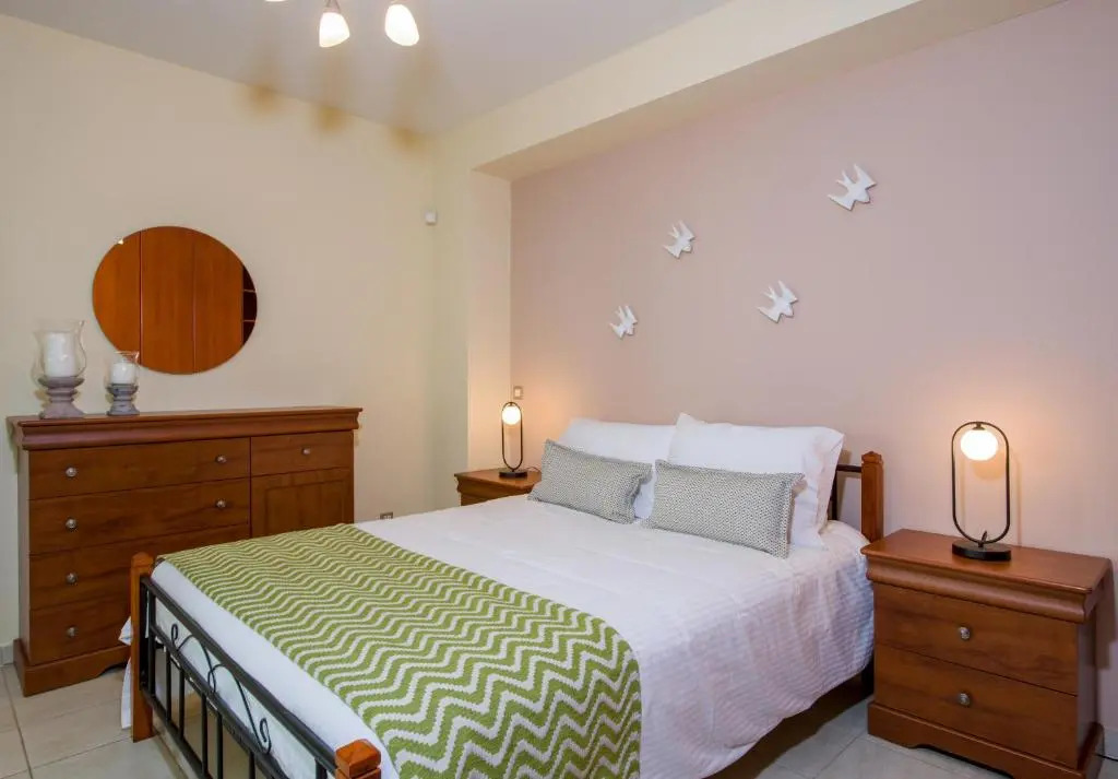 Manolia Dream Apartment 3-bedrooms 30m to the beach