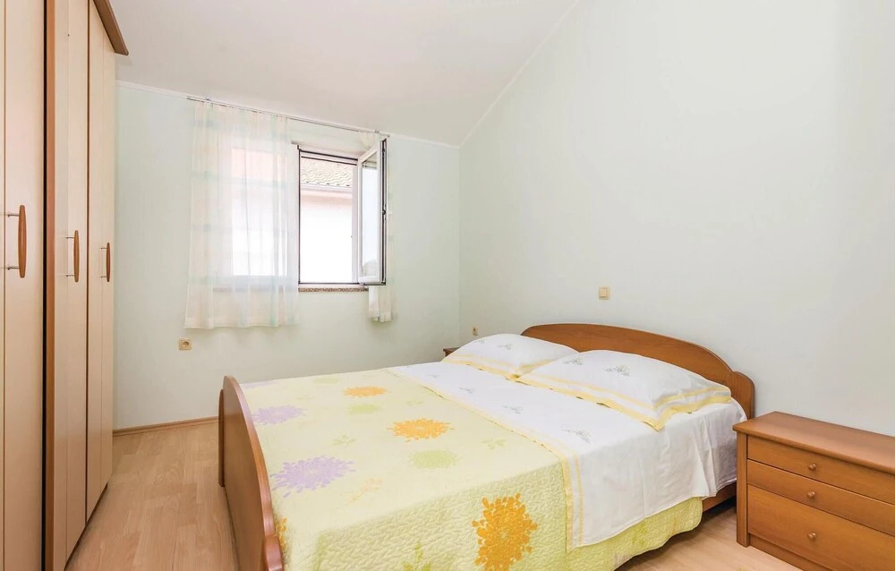 Awesome Home in Supetarska Draga with Hot Tub, WiFi & 2 Bedrooms