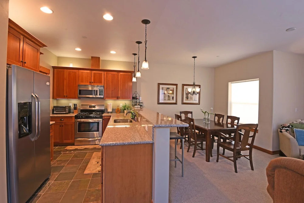 Sunny Woods Acres Near Golf & Adventure Park